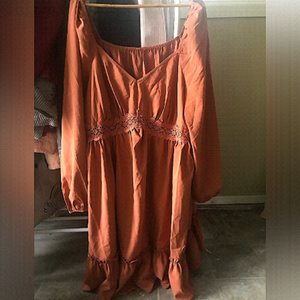 SHEIN CURVE NWT off/on shoulder flowy dress